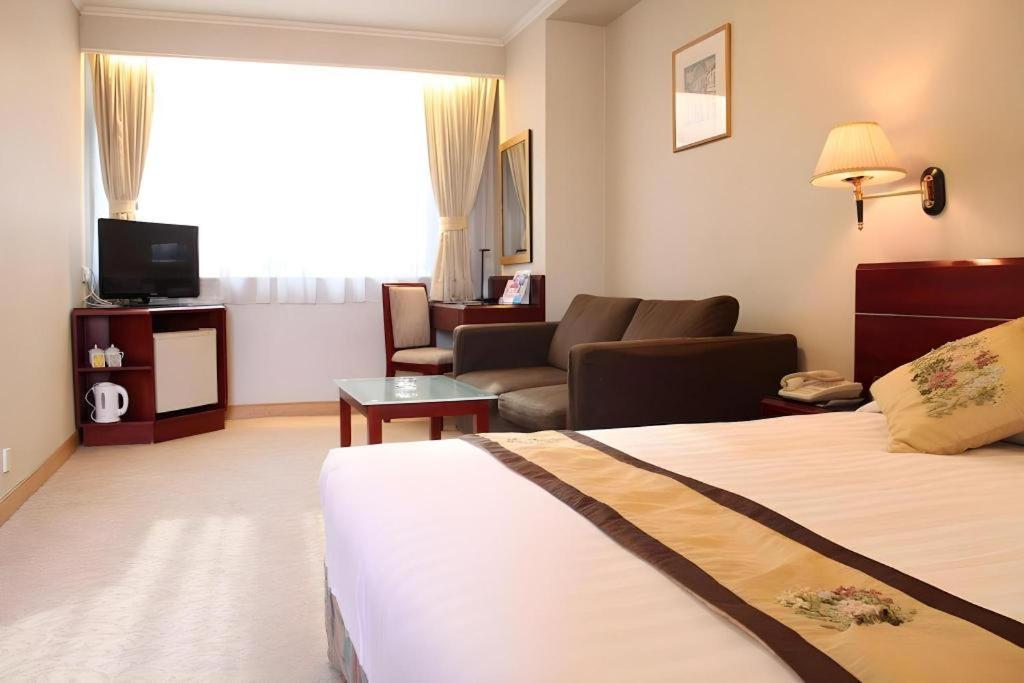 West Hotel 3*
